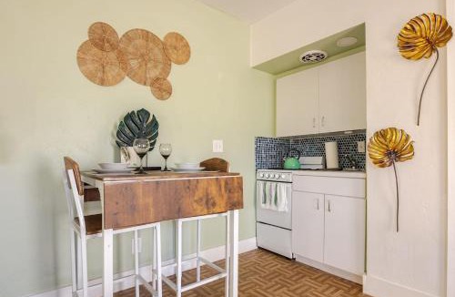 Royal Poinciana House | Peaceful Casita near Hollywood Beach & essentials