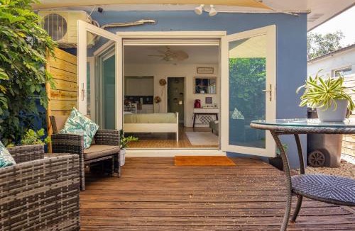 Royal Poinciana House | Peaceful Casita near Hollywood Beach & essentials
