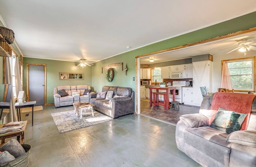 Cassville House | Peaceful Cassville Vacation Rental - Hike & Fish!