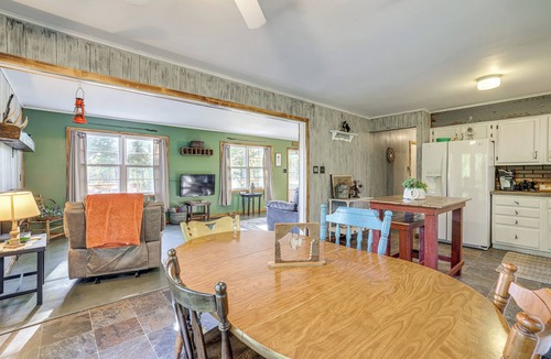 Cassville House | Peaceful Cassville Vacation Rental - Hike & Fish!
