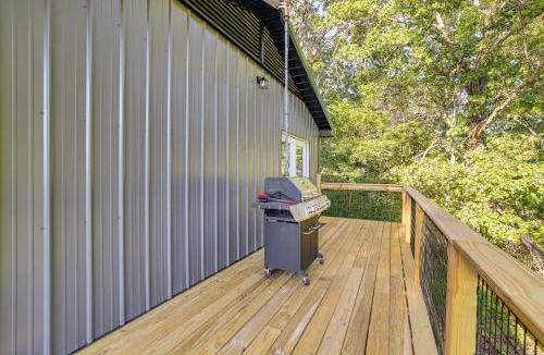 Cassville House | Peaceful Cassville Vacation Rental - Hike & Fish!