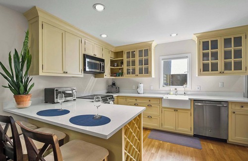 Lawton Park Condo | Peaceful, centrally located condo in Magnolia