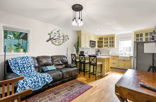 Lawton Park Condo | Peaceful, centrally located condo in Magnolia