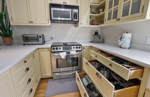 Lawton Park Condo | Peaceful, centrally located condo in Magnolia