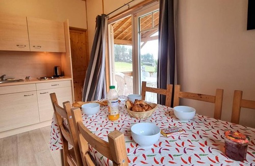 Usson-en-Forez Cottage | Peaceful chalet, pets welcome - 6 guests