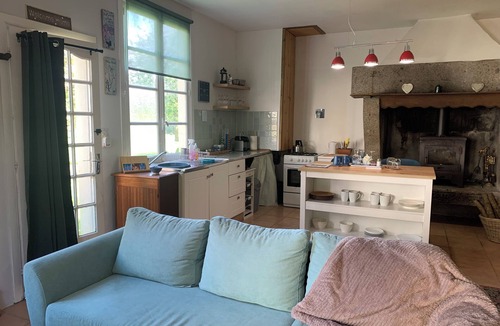 Sourdeval Cottage | Peaceful, charming gîte in Normandy - pets welcome.