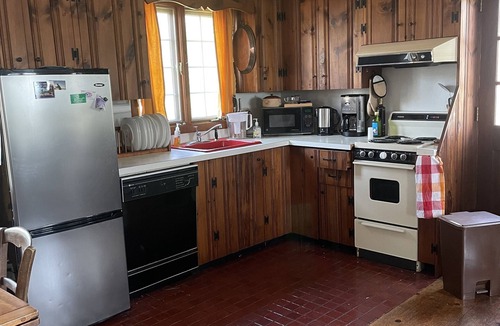 West Chatham House | Peaceful, Charming, Quiet, Airy, Cozy - Take A Look!