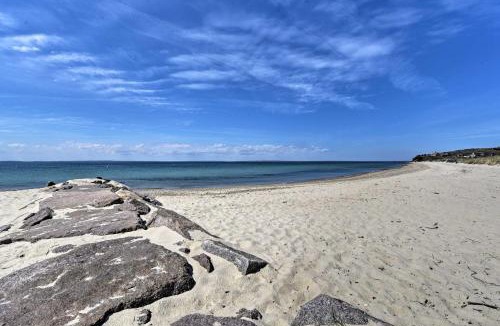 Menemsha House | Peaceful Chilmark Farmhouse by Menemsha Beach