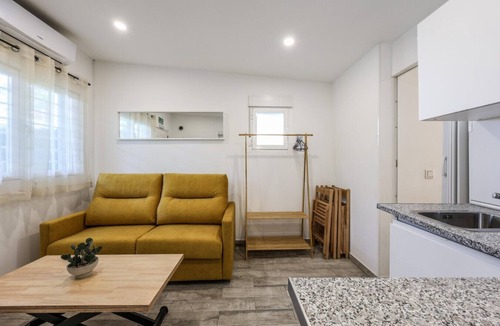 Fuencarral Apartment | Peaceful City Escape 30` from Central Madrid