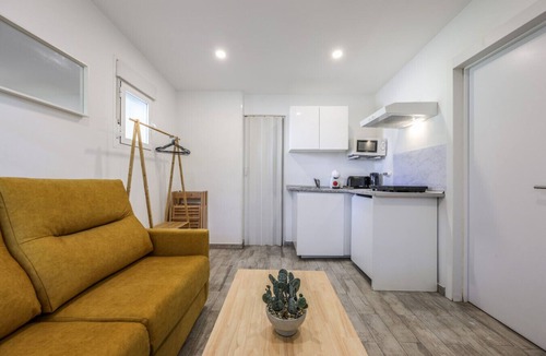 Fuencarral Apartment | Peaceful City Escape 30` from Central Madrid