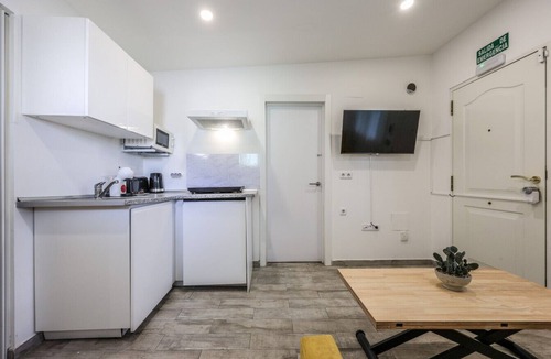 Fuencarral Apartment | Peaceful City Escape 30` from Central Madrid