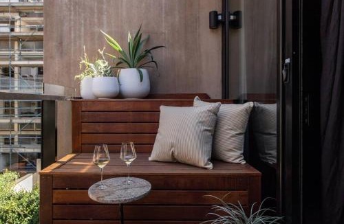 Collingwood Apartment | Peaceful City Escape - Revel & Hide