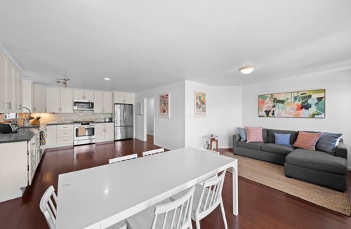 Bayview House | Peaceful City View Private Room