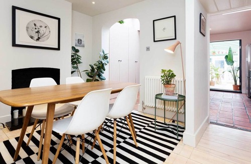 Ferndale Apartment | Peaceful Clapham, by Veeve