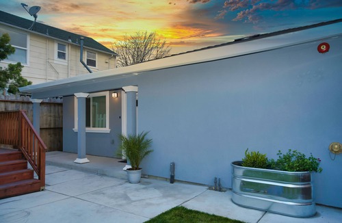 Emeryville House | Peaceful clean & Quiet Home