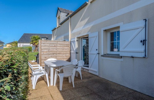 Saint-Nic House | Peaceful coastal stay with access to pool