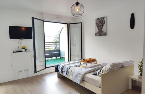 Chatou Apartment | Peaceful cocoon