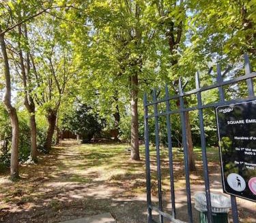 Chatou Apartment | Peaceful cocoon