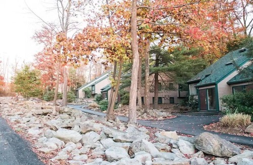 Farmington House | Peaceful Condo Duplex - Woodlands Getaway!
