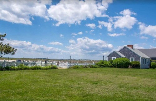 North Truro Condo | Peaceful Condo for Cozy Cape Getaway