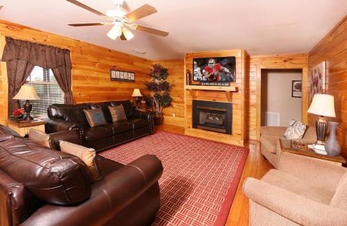 Pigeon Forge Apartment | Peaceful Condo for your perfect Mountain Getaway