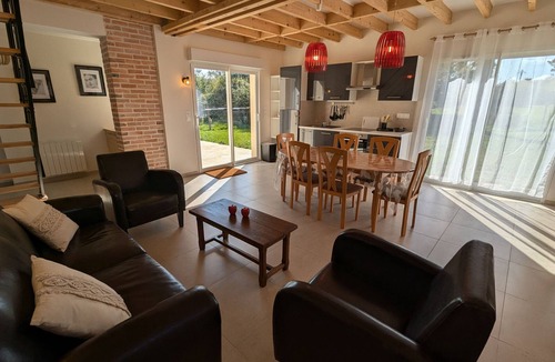 Ligny-le-Ribault Cottage | Peaceful cottage in Sologne with garden and private parking