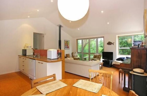 Otaki Beach House | Peaceful cottage beside the Waitohu Stream