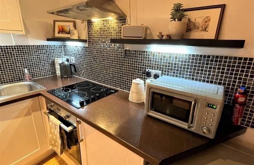 Horsham House | Peaceful Cottage for Two in Horsham