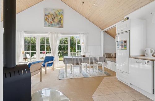 Skaven Strand House | Peaceful Cottage In Scenic Surroundings