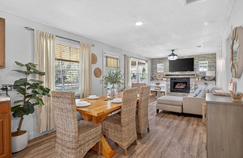 Bushnell Cottage | Peaceful Cottage Near Trails & River