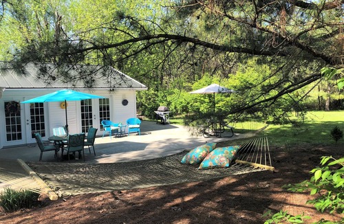 Vienna Cottage | Peaceful Cottage Retreat near Shawnee National Forest