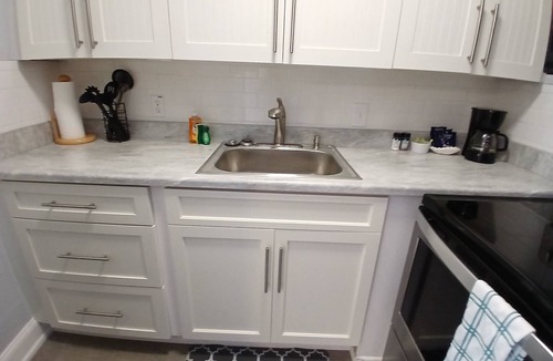 Bonita Shores Cottage | Peaceful Cottage On Imperial River W Dock W&D Kitchen King Bed Can Sleep 4