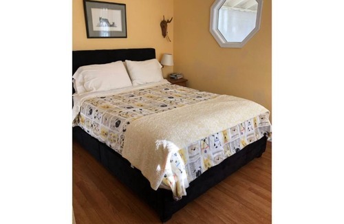 Friday Harbor Cottage | Peaceful Cottage on 15 acre Farm