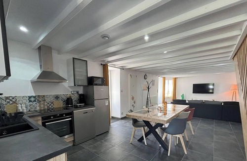 Chantonnay Cottage | Peaceful cottage with local wildlife - 6 guests