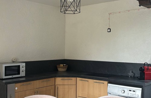 Mongauzy Cottage | Peaceful cottage with small pool