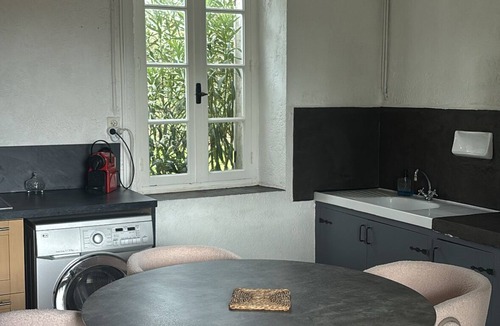 Mongauzy Cottage | Peaceful cottage with small pool