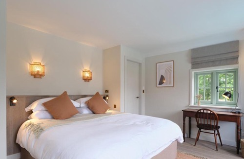 Crowborough Villa | Peaceful cottage with great views and spa facilities
