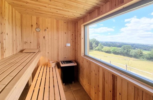 Crowborough Villa | Peaceful cottage with great views and spa facilities