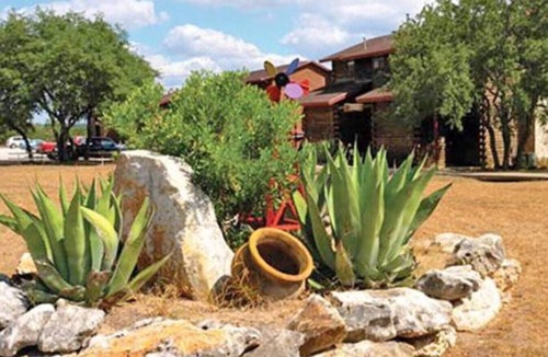 Bandera Condo | Peaceful Country Cabin in Bandera 2B