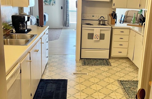 Mid America House | Peaceful Country Cozy home semi secluded minutes to North end of Lake Ouachita.