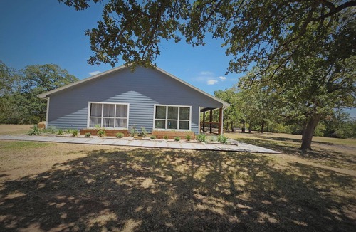 Cedar Creek House | Peaceful Country Get Away