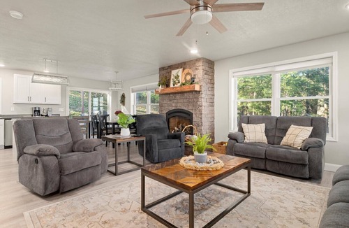 Turin House | Peaceful Country Getaway w/Hot Tub & Trails