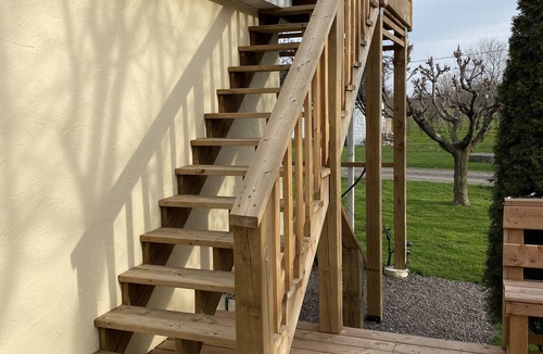 Thorold Apartment | Peaceful country studio apartment.