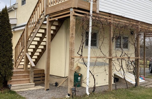 Thorold Apartment | Peaceful country studio apartment.