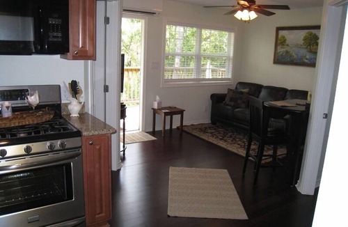 Canyon Creek Cottage | Peaceful Country Setting with FREE TAMU Football Parking