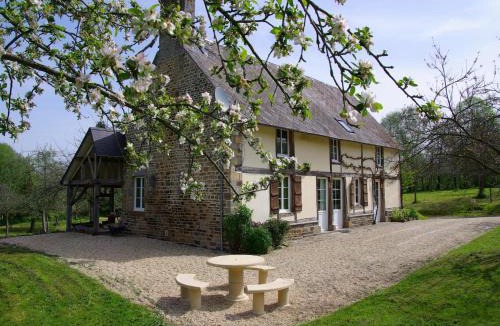 Isigny-le-Buat House | Peaceful Countryside Home