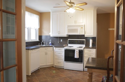 Newcastle House | Peaceful & Cozy 3 Bedroom House In Newcastle, ON