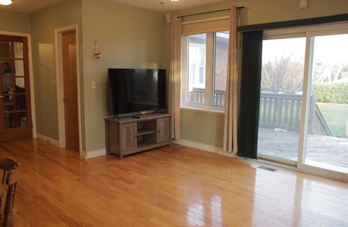 Newcastle House | Peaceful & Cozy 3 Bedroom House In Newcastle, ON