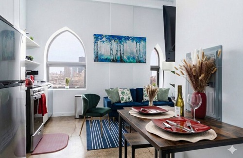 Uptown Apartment | Peaceful Cozy Beach View| 13 mins DT | 4 mins Lake