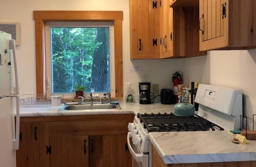 Guilford House | Peaceful Cozy Cottage in the Vermont Woods